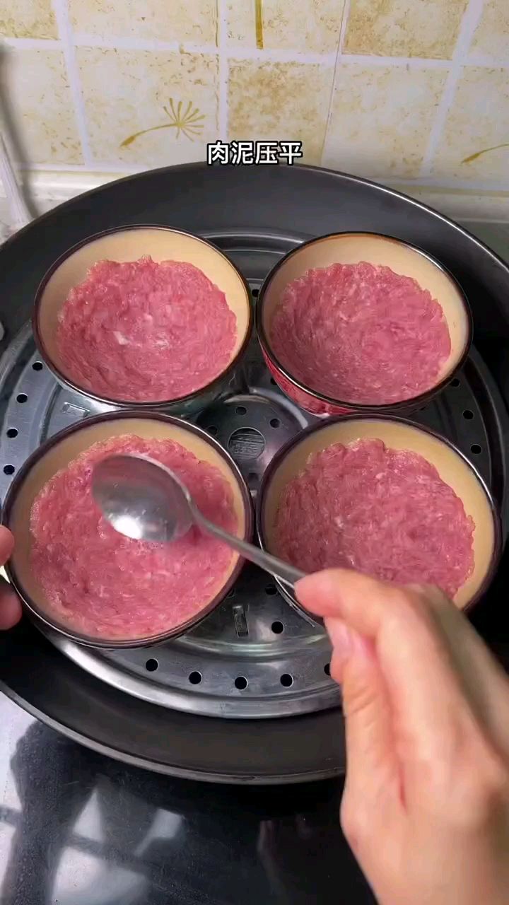 文蛤 肉饼蛋汤 汤甜营养丰富,简单特别好喝,你家隔壁孩子也喜欢