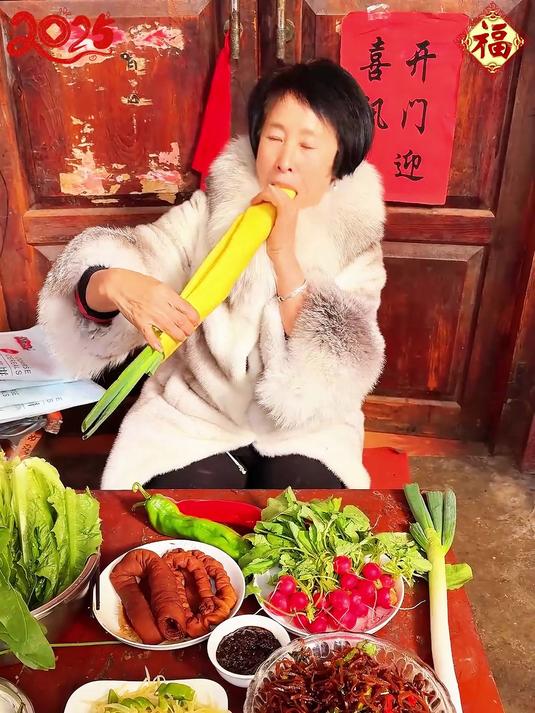 山东特色美食手工大煎饼，软糯鲜香特别好吃，你想尝尝吗