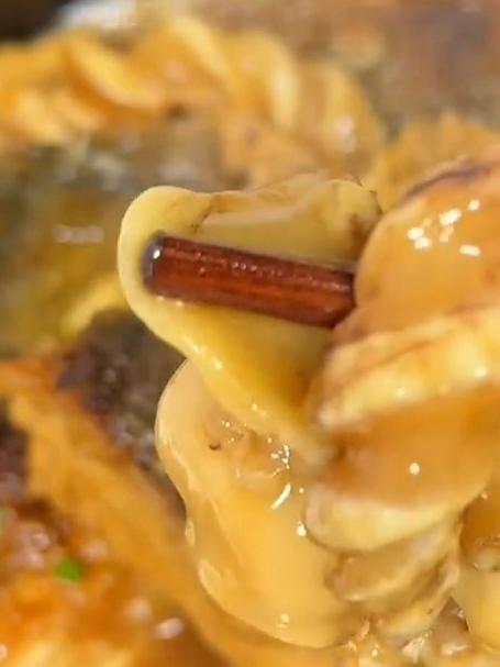 家常味超浓的腐竹鱼头煲，腐竹吸满汤汁，鱼头肉嫩不柴#美食#