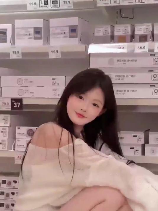 大鲨鱼送给你好不好#美女摄影#