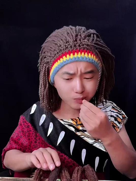 风干手撕鸭脖 好吃嘛？看看就知道了