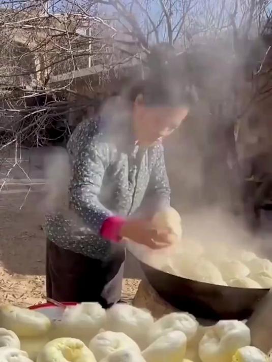 这个蒸笼架就厉害了,可以伸缩,适合各种大锅小锅
