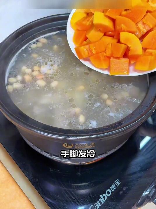 静气木瓜花生鸡爪汤：平复气息，高压情绪全稳定
