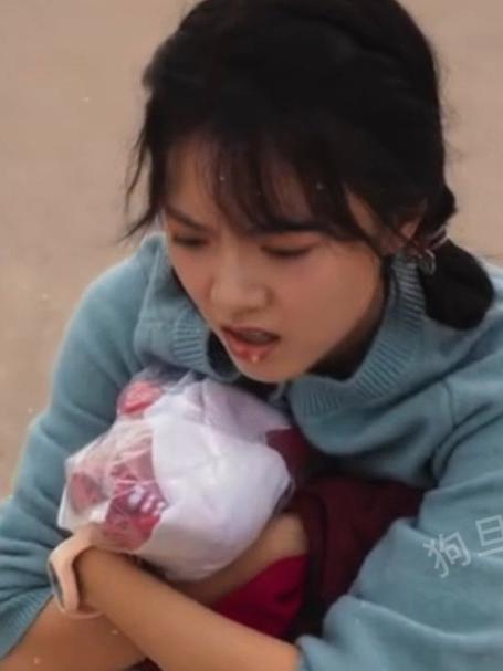 樱桃琥珀:赵今麦找老板娘调换衣服,哪料被心机女整蛊抛弃