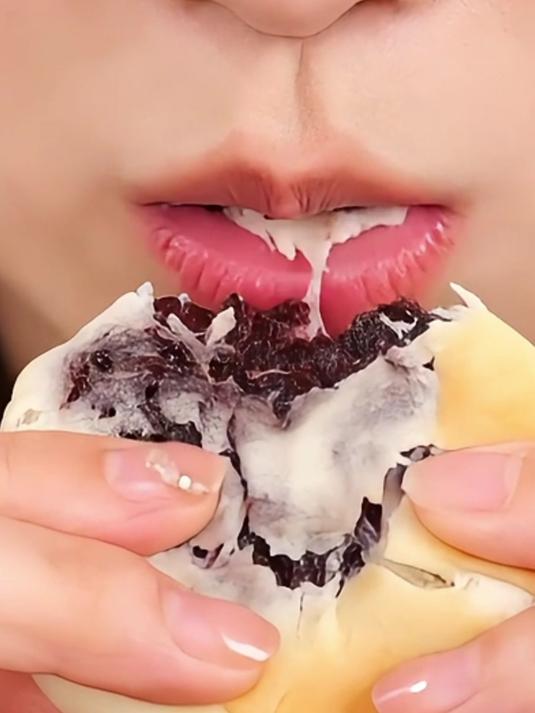 天啦噜,血糯米红豆山药饼,这香味直接逆天了