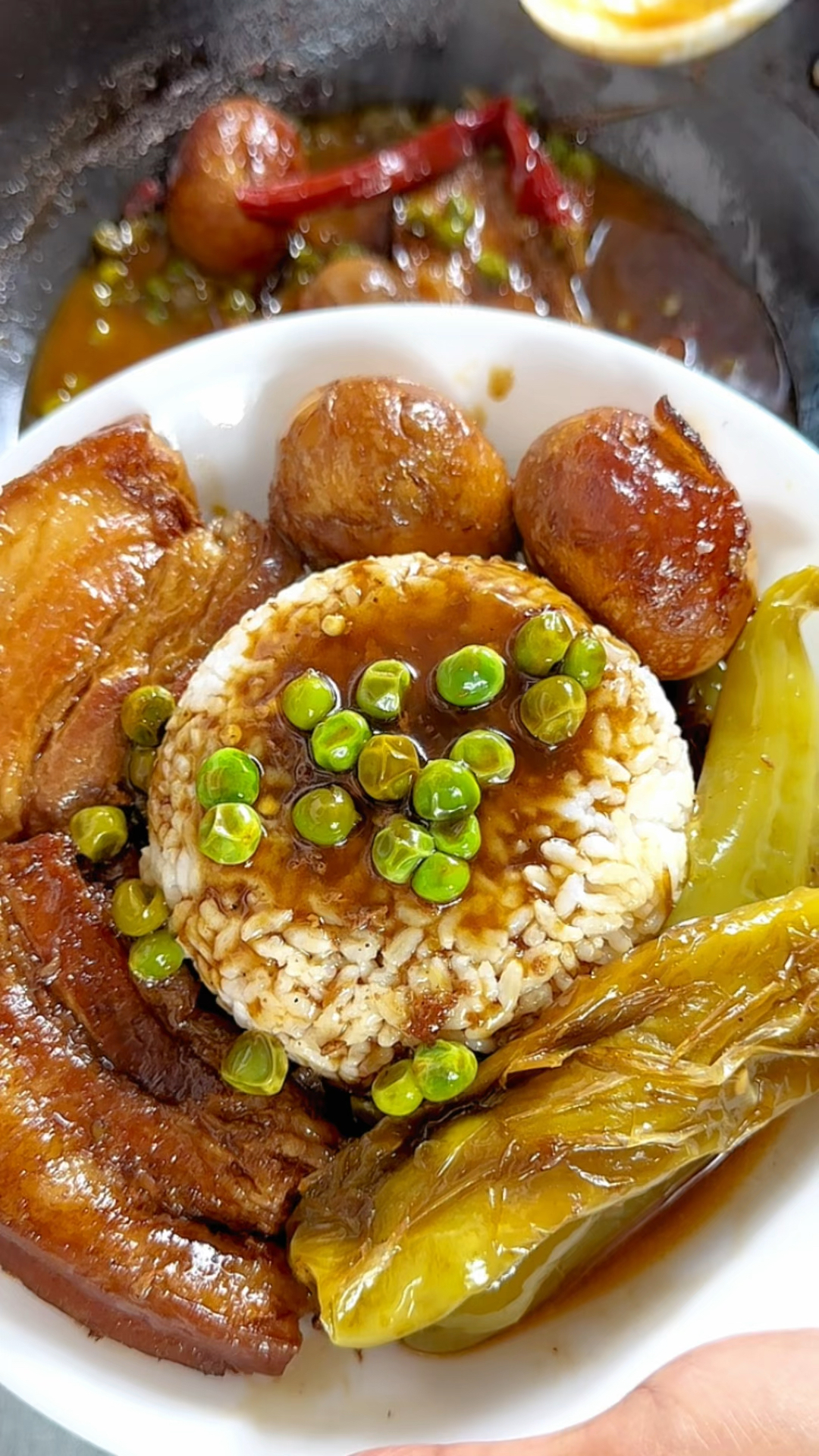 把五花肉做成红烧把子肉,荤素搭配太下饭了