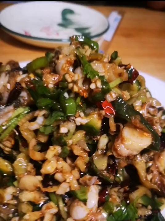 20年老店……特色招牌凉菜。萝卜干拌鲜贝