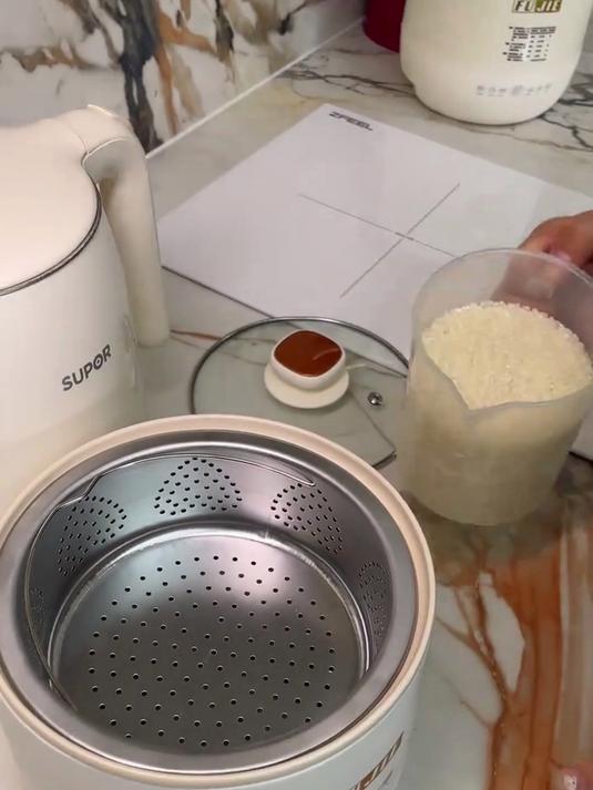 超实用的电饭煲,不仅能蒸低糖饭、还能煮火锅、蒸包子,一锅多用