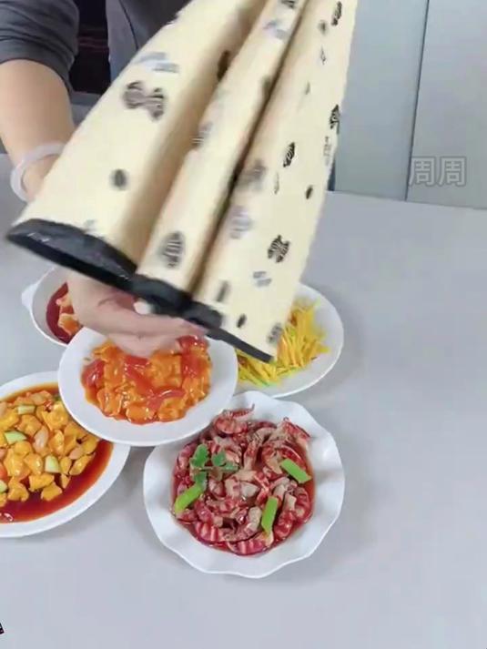 天气变冷,饭菜容易变凉于是我就入手了这款保温菜罩