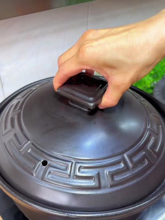 炖鸡汤放干羊肚菌,清甜鲜嫩,日常补营养不油腻～