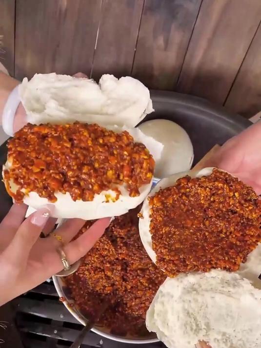 花生酱的香气暴击！辣椒酱，蘸火锅超赞～