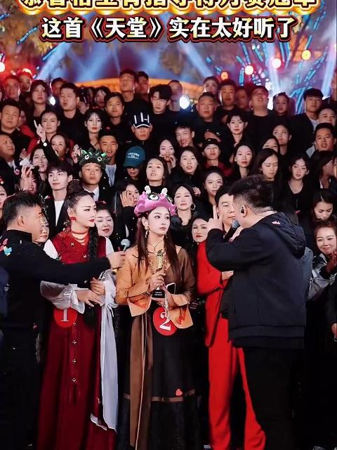 恭喜格玉青夺得月赛冠军木森把干红葡萄酒的价格打下来了随后的歌曲燃爆全场