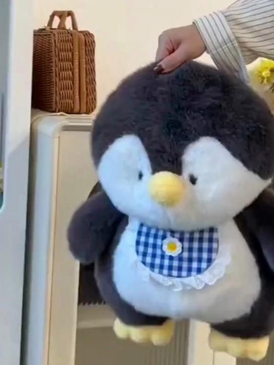 小企鹅毛绒礼 女生小企鹅抱枕儿童生日公仔