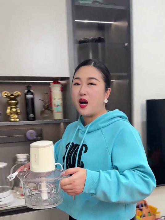 食品级不锈钢 4 刀绞肉机，绞肉均匀不塞刀，健康厨房之选