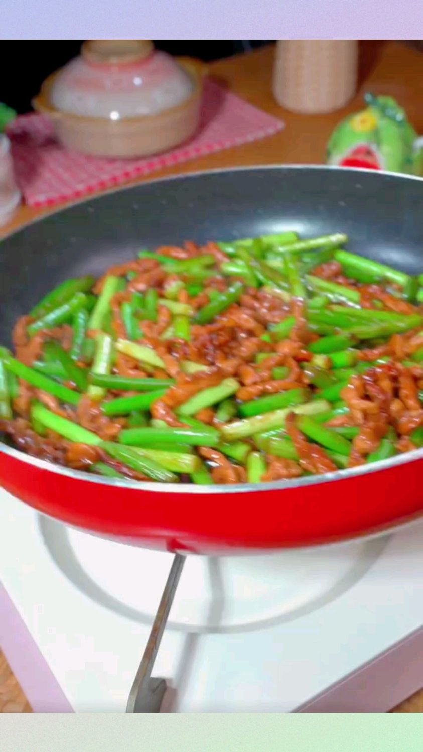 蒜苔炒肉的家常做法
