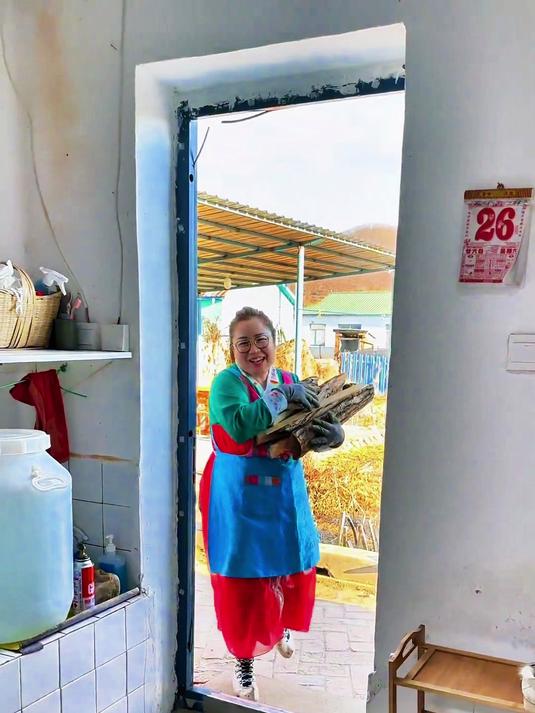 东北猫冬温度都零下了，做个热乎乎的辣牛肉汤