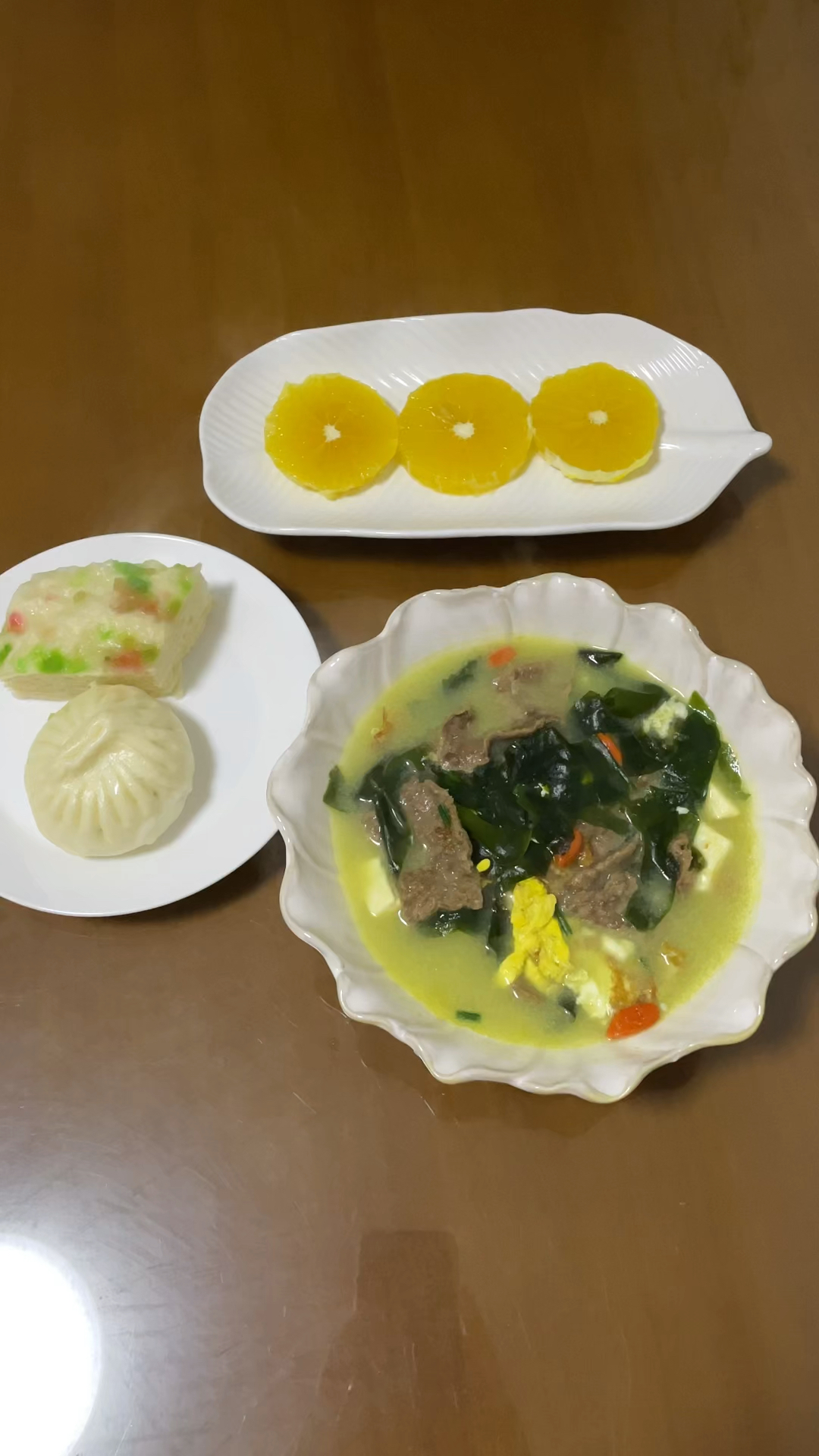 好吃高钙裙带菜牛肉汤,这样敲成薄片的牛肉很嫩,汤也很好喝