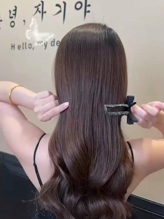 闪钻蝴蝶结鸭嘴夹太好用了！气质又百搭，高级感满满