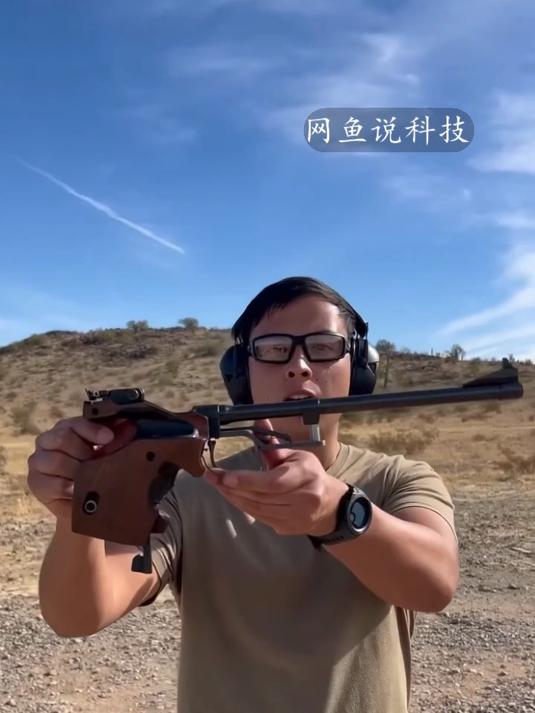 大鹅制造的TOZ靶式手枪,这绝对不是一般的难用