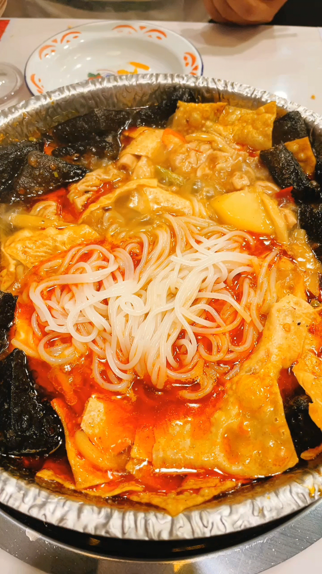 臭豆腐肥肠螺蛳粉,还有什么更臭的吗? 这是一口可以爆汁儿的臭豆腐, 臭豆腐,建议你们先吃啊