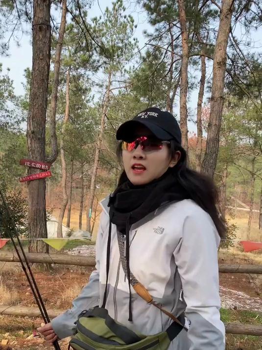 小萌钓鱼，今天是沉浸式钓鲈鱼的一天啊，哈哈哈哈哈，你们羡慕吧