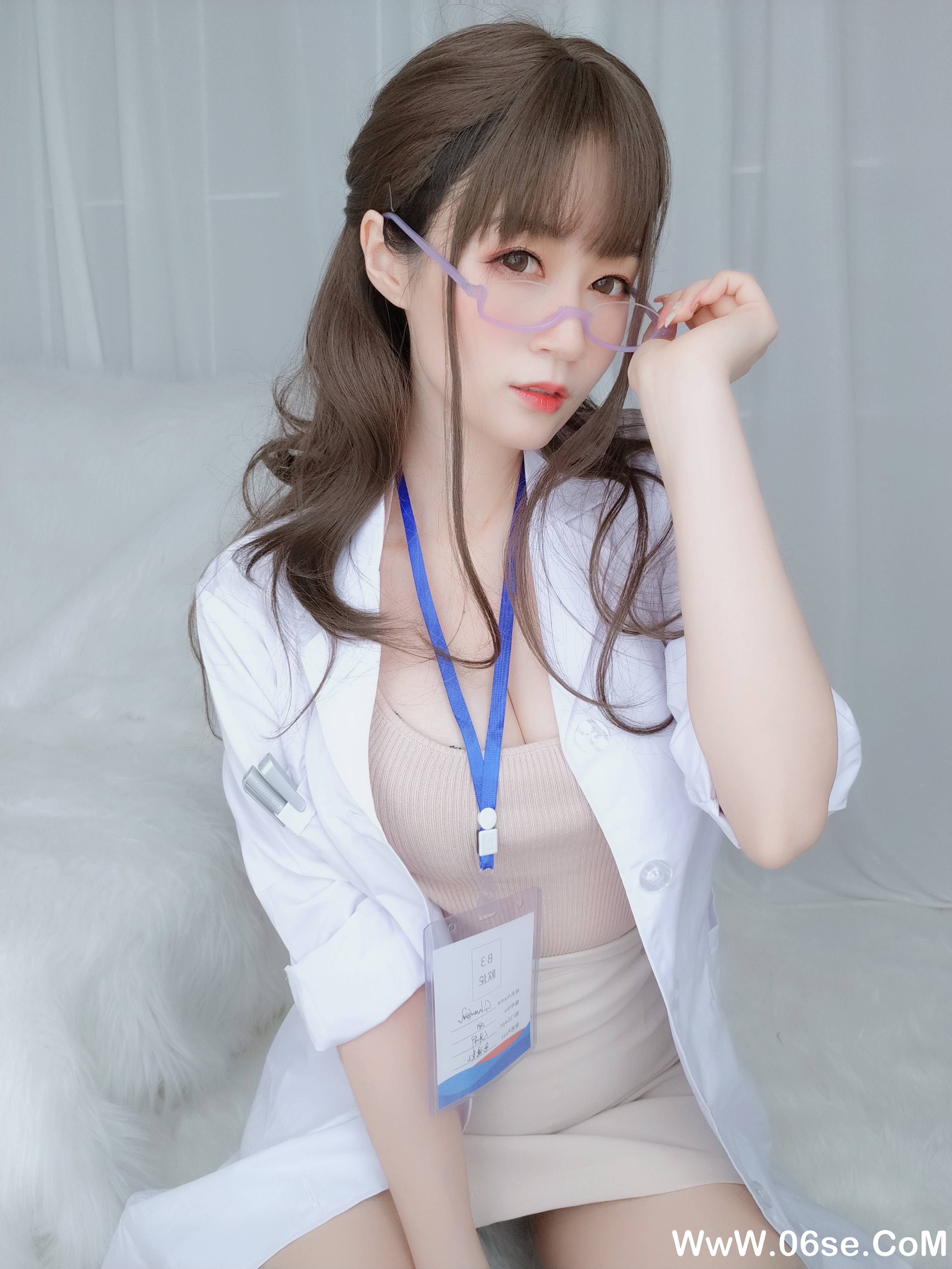 图片[106]-Coser小姐姐白银 NO.060 – 私人医生[159P+6V1.03G]-六色网