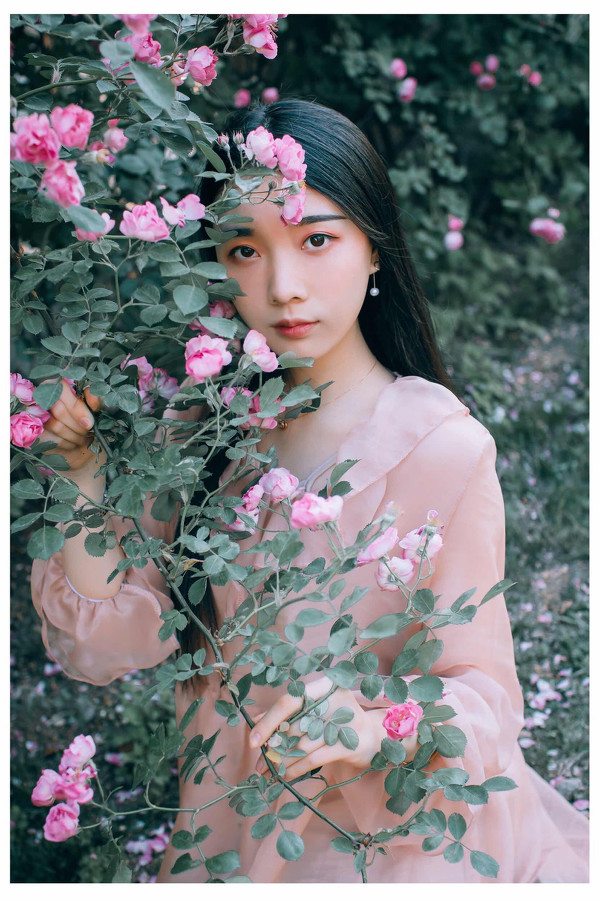 图片[9]-少女和蔷薇-六色网