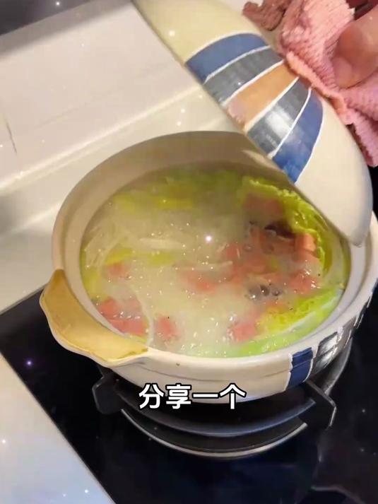 鲜掉眉毛的上汤娃娃菜,简单几步就能搞定,汤汁奶白超好喝