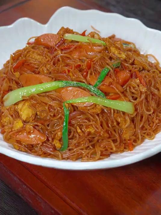 下班回家不想吃饭，可以试试这个炒米粉