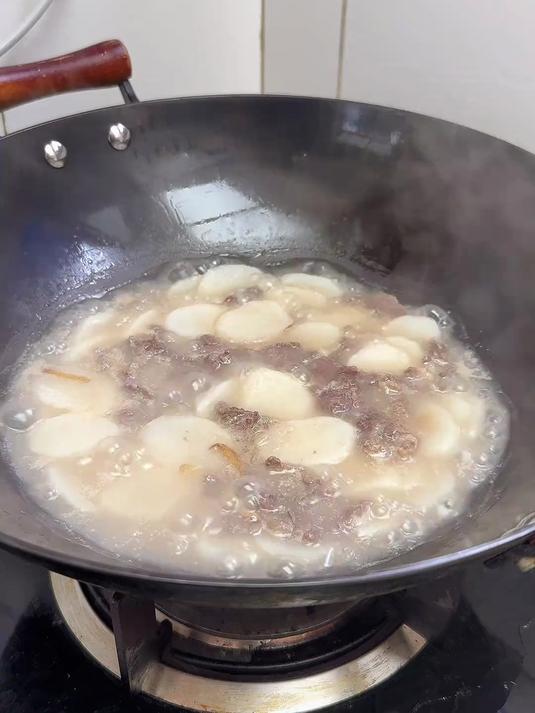 做法简单,好吃又营养的一道菜,山药牛肉汤