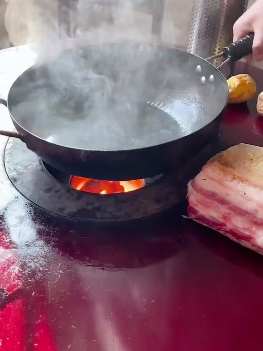 不锈钢锅架这个既可以当锅架还可以当蒸架，放厨房里太方便了