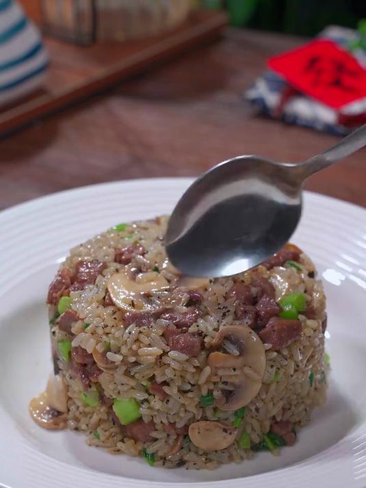 真没想到世界三大美食之一的黑松露牛肉炒饭,原来在家做也很简单