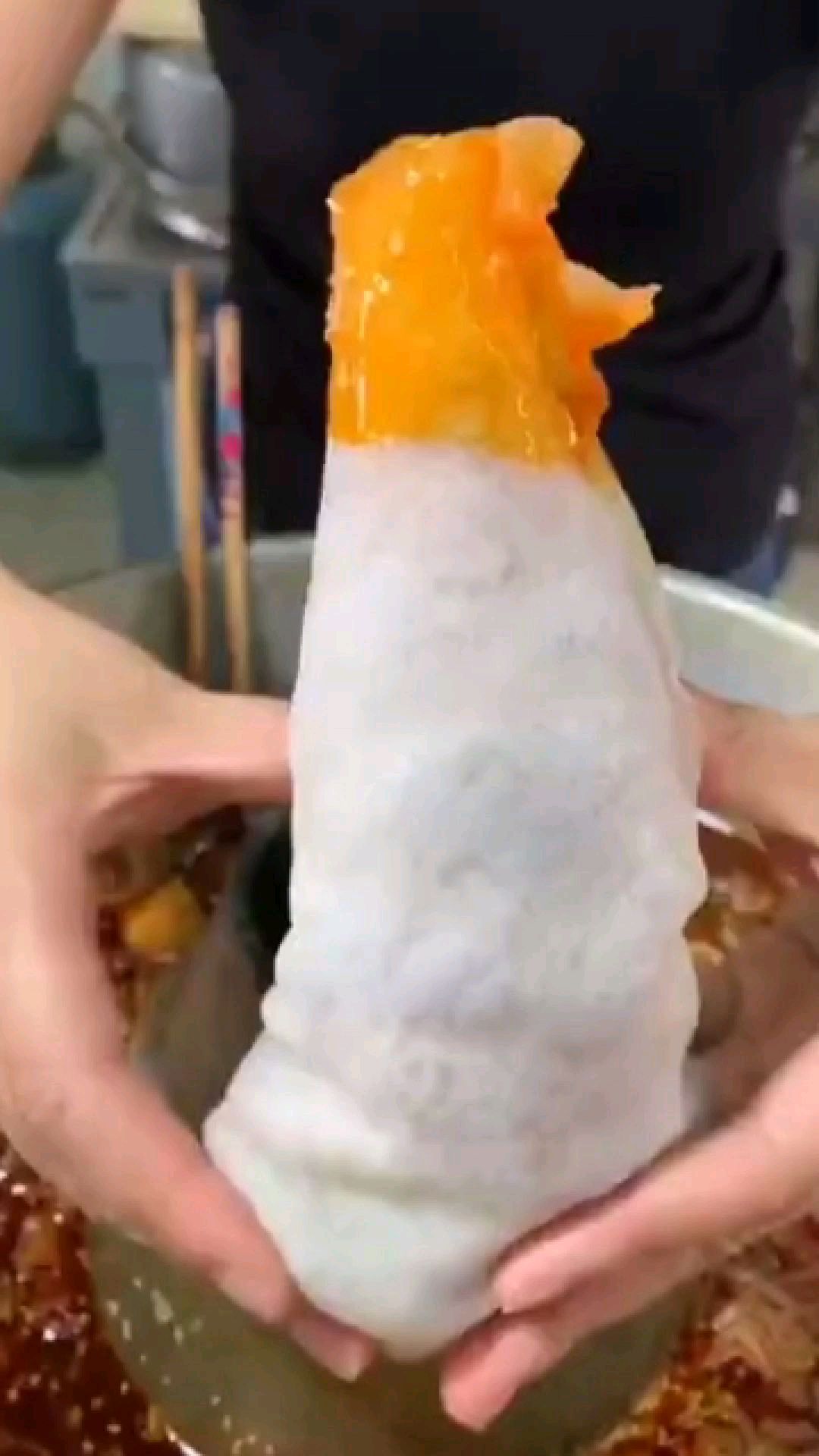 北方叫煎饼果子,南方叫手抓饼