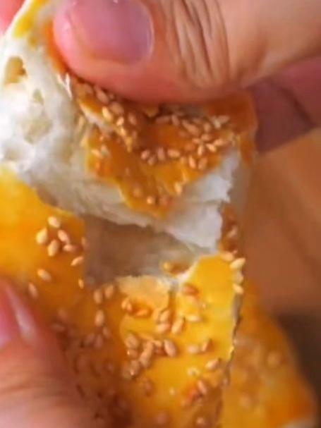 今天分享一个椒盐空心烧饼