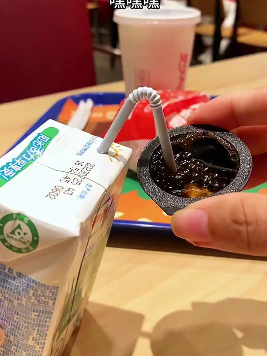 自制饮品咖啡汉堡店美食