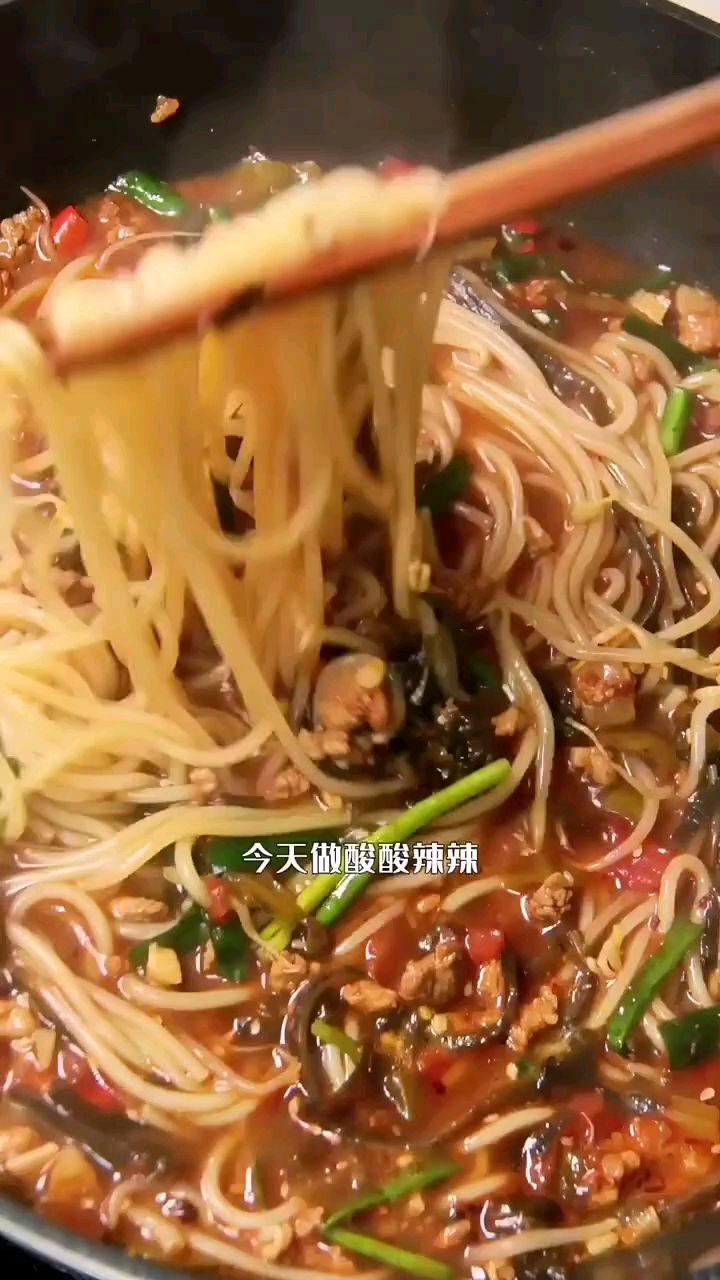 酸菜泡椒米线