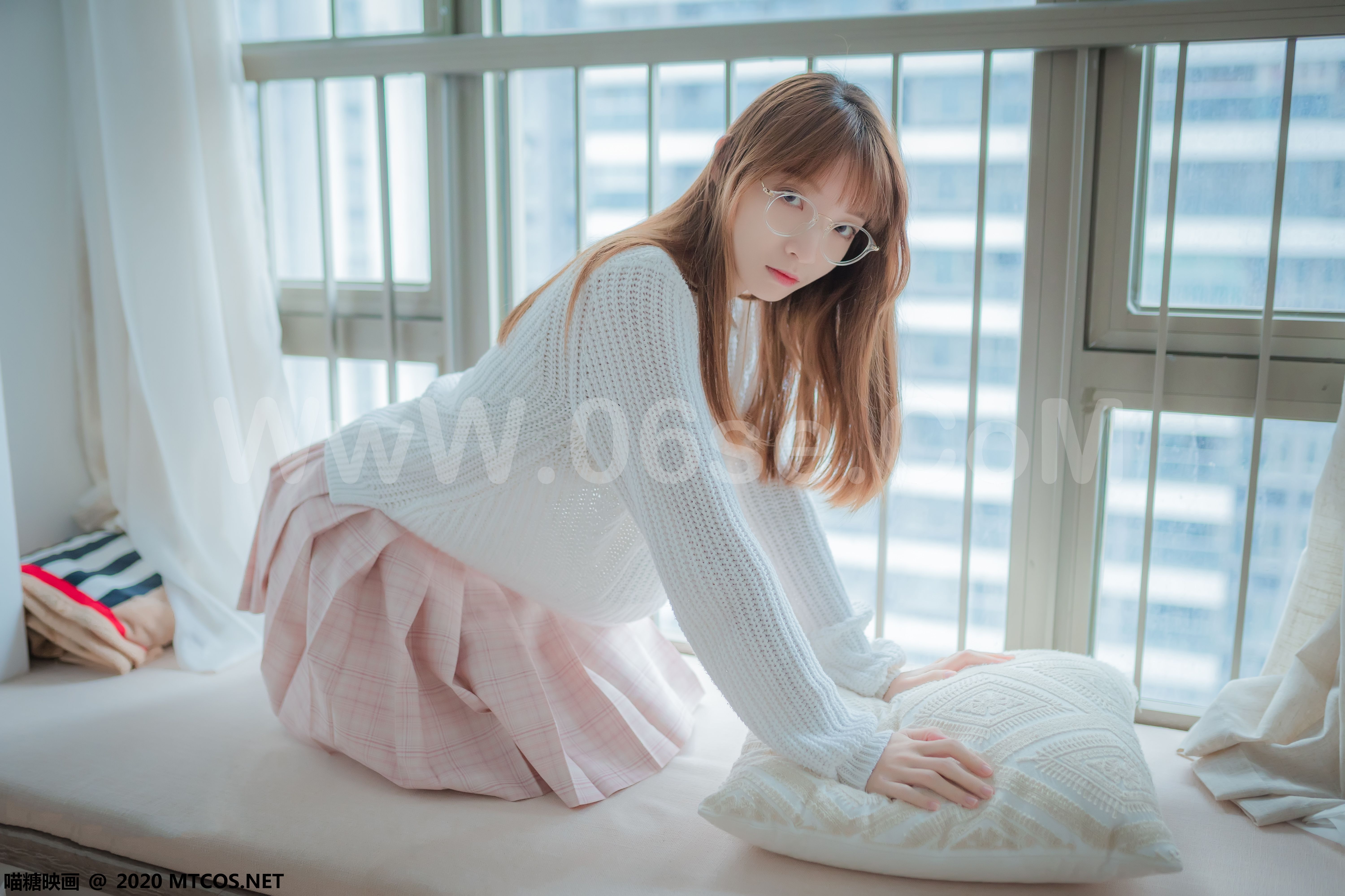 图片[20]-[MTCos] 喵糖映画 Vol.077 粉格裙的眼睛娘-六色网