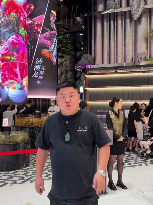 武汉活帝王蟹波龙澳洲龙虾自助!看看到底值不值!