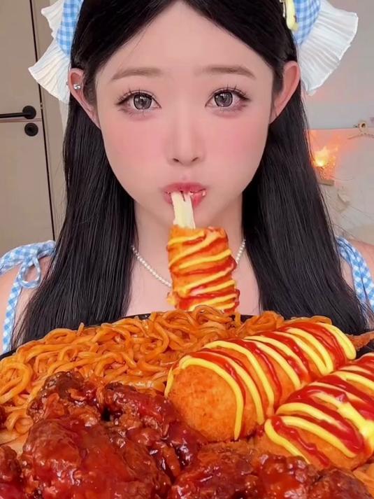 火鸡面炸鸡拼盘来啦