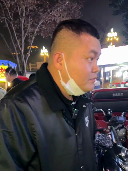 天气转凉,来一杯暖身又美味的藕粉莲子粥如何?