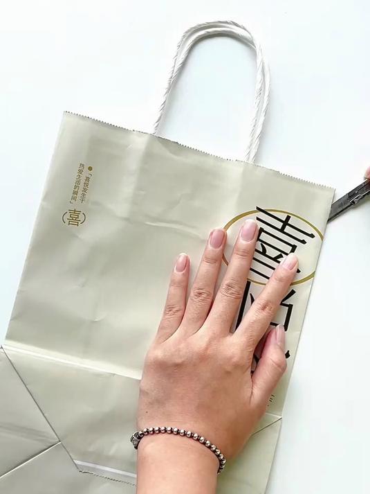 纸袋改造收纳盒视频教程来咯