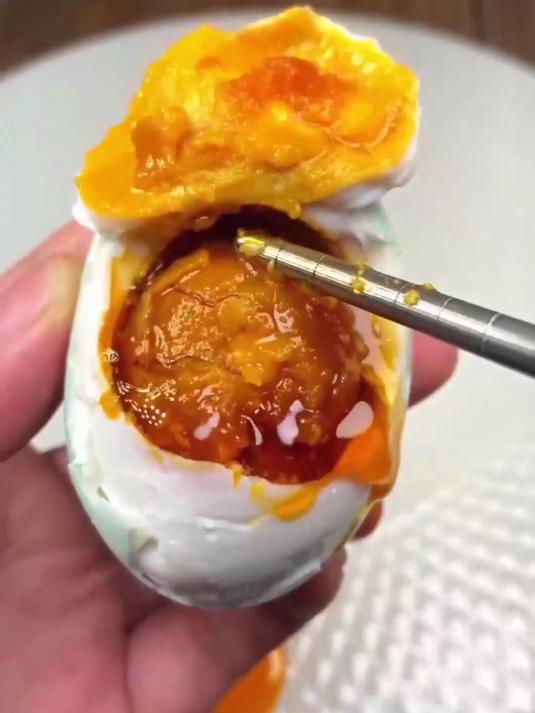 一口沦陷的北海烤海鸭！红树林生态喂养，咸香入骨越啃越香～