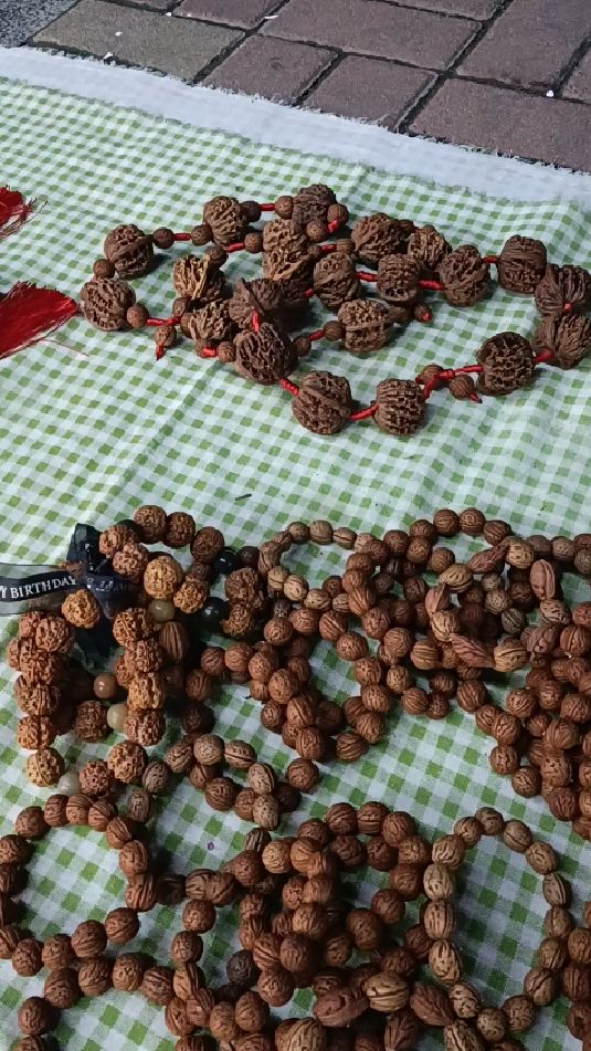 老年人的爱好,自己动手做手工艺品,还能卖还能玩,心情舒畅开心快乐生活更美好