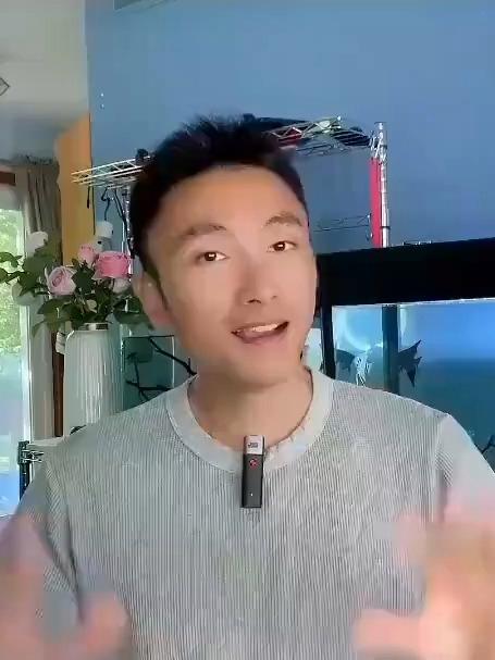 霸气的帝王灯鱼，喜欢群游打闹