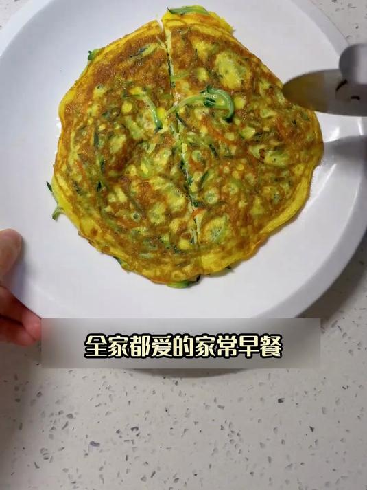 鸡蛋饼家常做法，黄瓜搭配超香