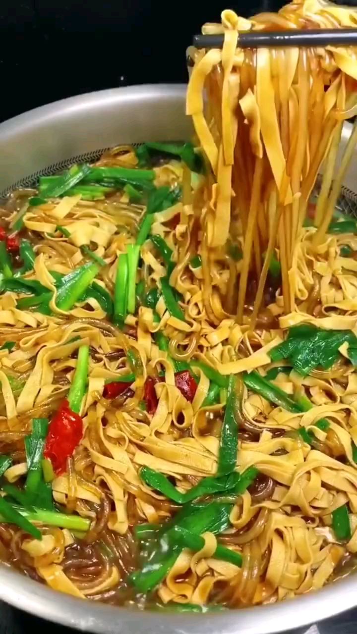 干豆腐炒粉条,好吃的家常菜