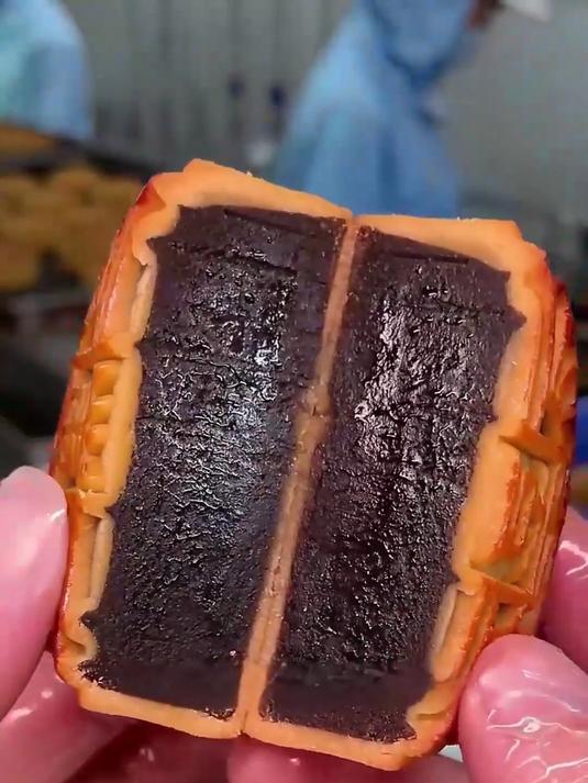 柴火慢制黑豆沙月饼,吃着不粘牙