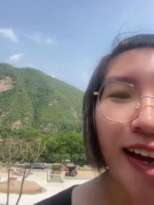 青色莱姆石与花岗岩鹅卵石的碰撞 莱姆石 地铺石 山里人家