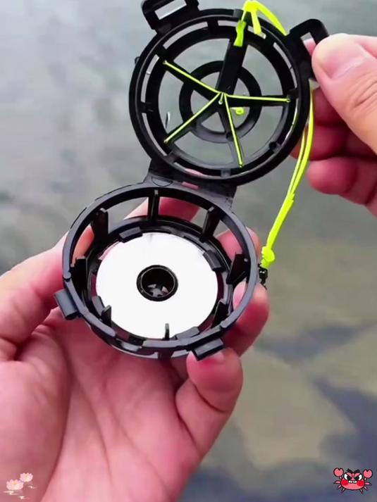 不用打窝，还能钓大鱼的朝天饵笼钩，下水鱼钩自主翻转朝天上鱼快