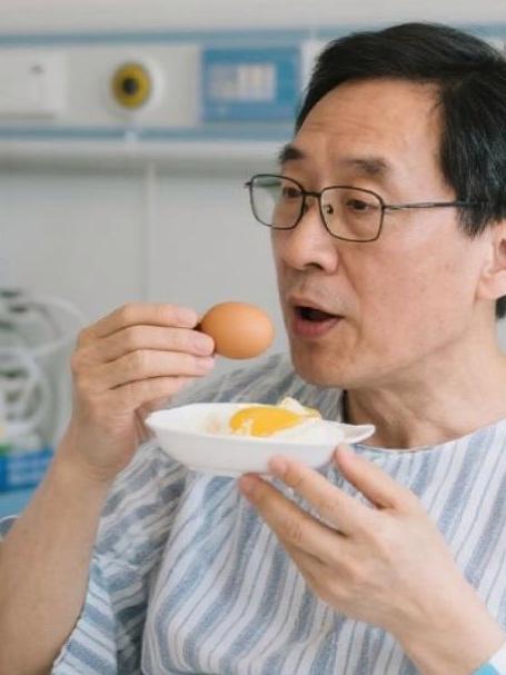 复旦45岁教授直肠癌术后吃鸡蛋，2年后肝转移走了，2点饮食细节